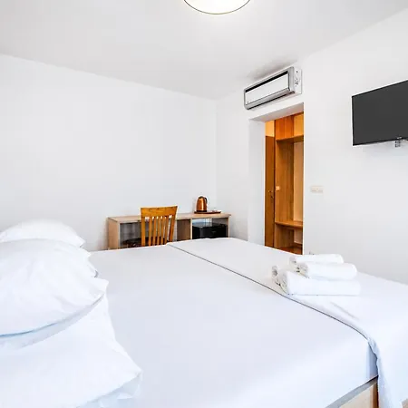 Galeb Bed & Breakfast 3*