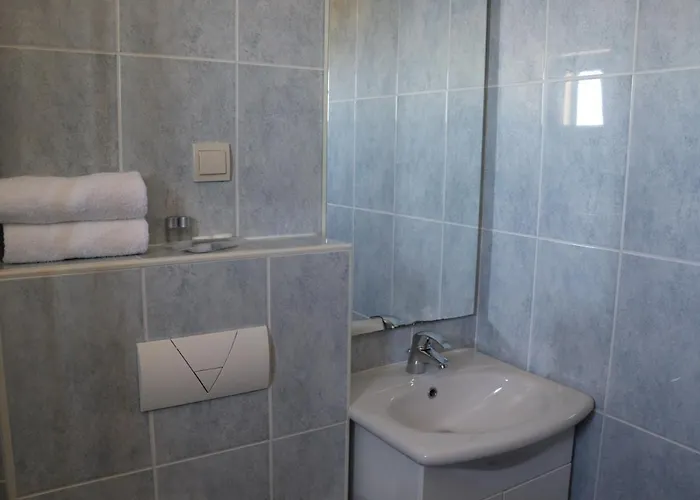 Galeb לינה וארוחת בוקר 3*