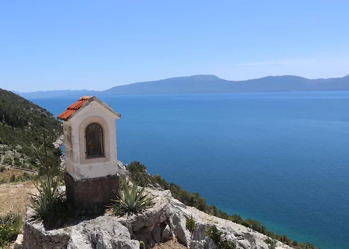 לינה וארוחת בוקר Galeb